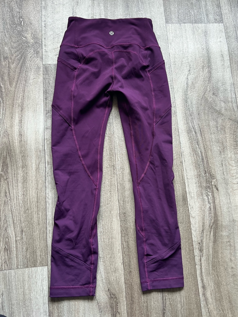 Lululemon Women’s Purple Cropped Athletic Leggings